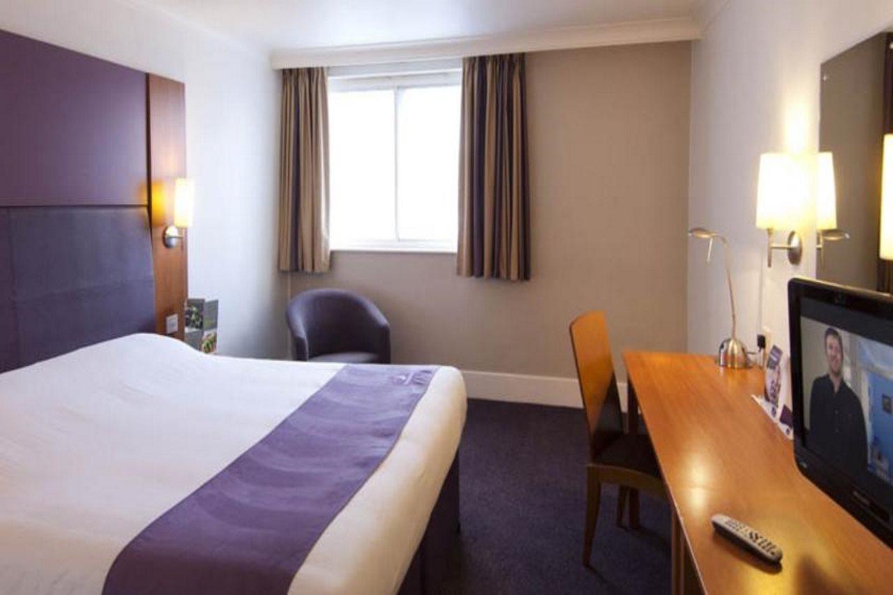 Premier Inn Kettering Exterior foto